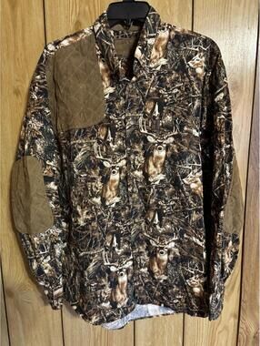 Clearwater Outfitters Deer Camo Hunting Shirt Men’s Large Suede Shoulder